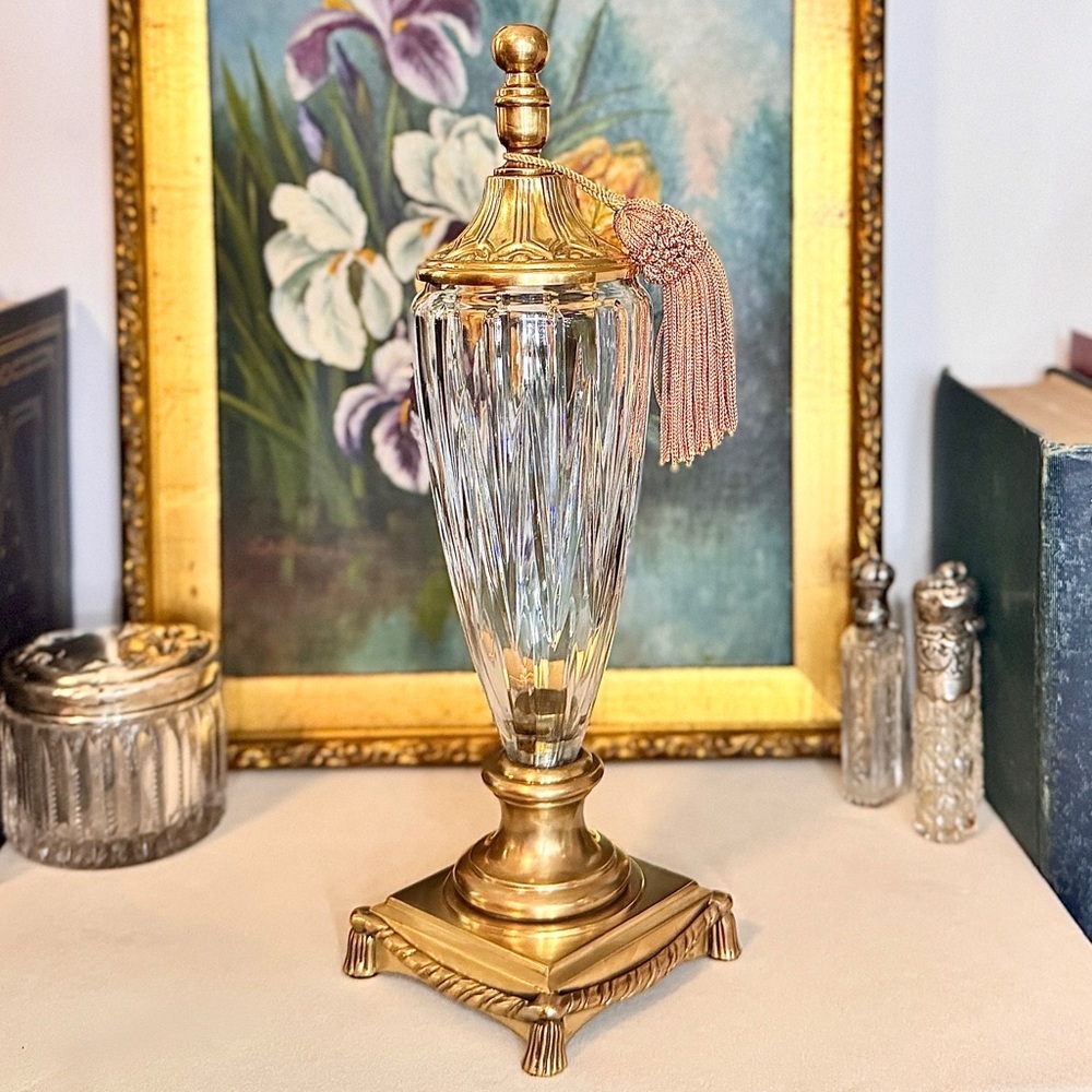 French Neoclassical Ormolu-Mounted Cut-Crystal Baccarat Style Vase, 19th Century - Picture 3 of 12